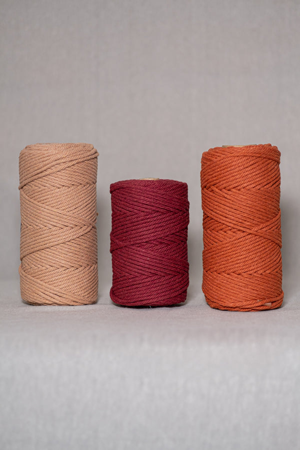 Cordes à macramé rouges